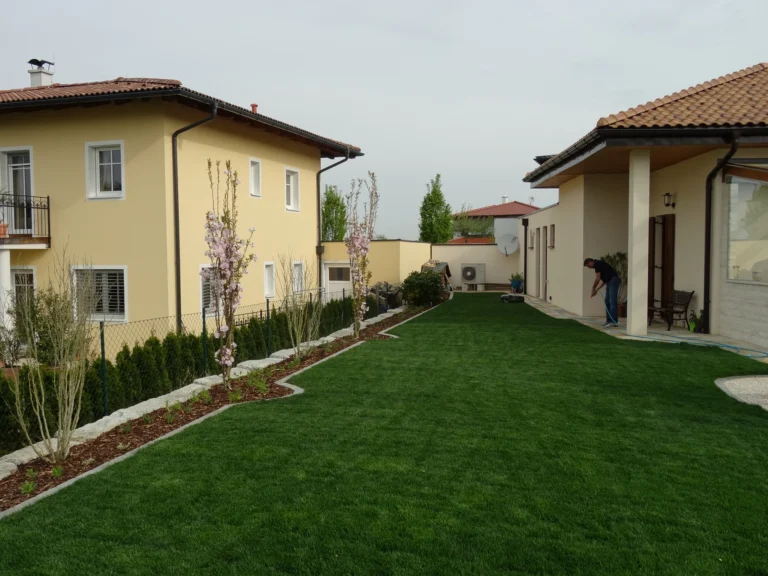 Pflege von Beeten im Frühling